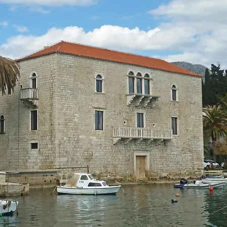 Dajana Near The * Kastela
