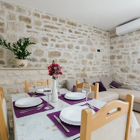Apartment Dajana Near The